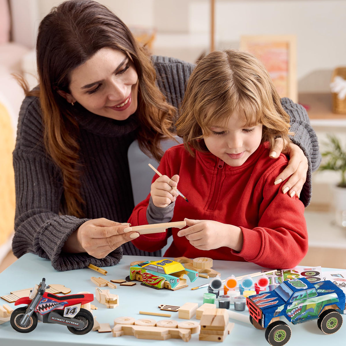 JOYIN wooden paint brushes: easy grip brushes for precise painting and kid-friendly usage.