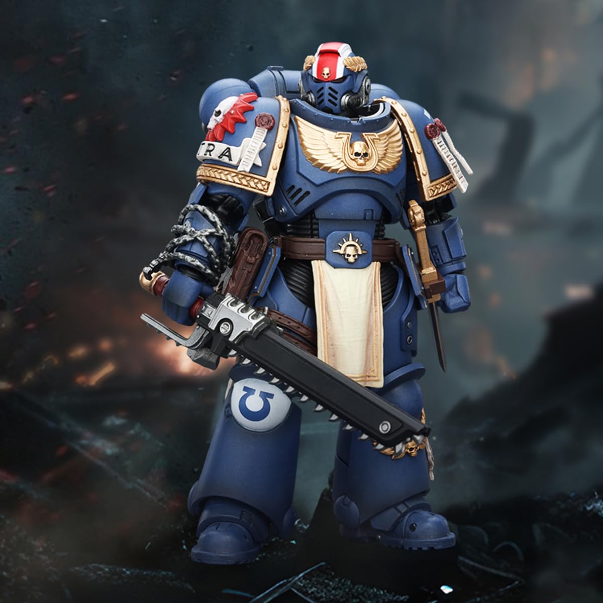 JOYTOY Ultramarines Titus articulation details highlight armor texture for collectors