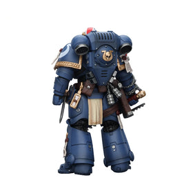 JOYTOY Ultramarines Titus backpack detail enhances authentic sci-fi styling