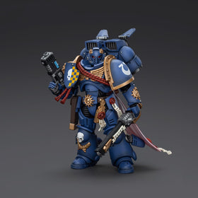 JOYTOY Ultramarines Captain jump pack with battle-damage effects on armor.