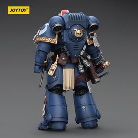 JOYTOY Ultramarines Titus articulated joints for battle dioramas.