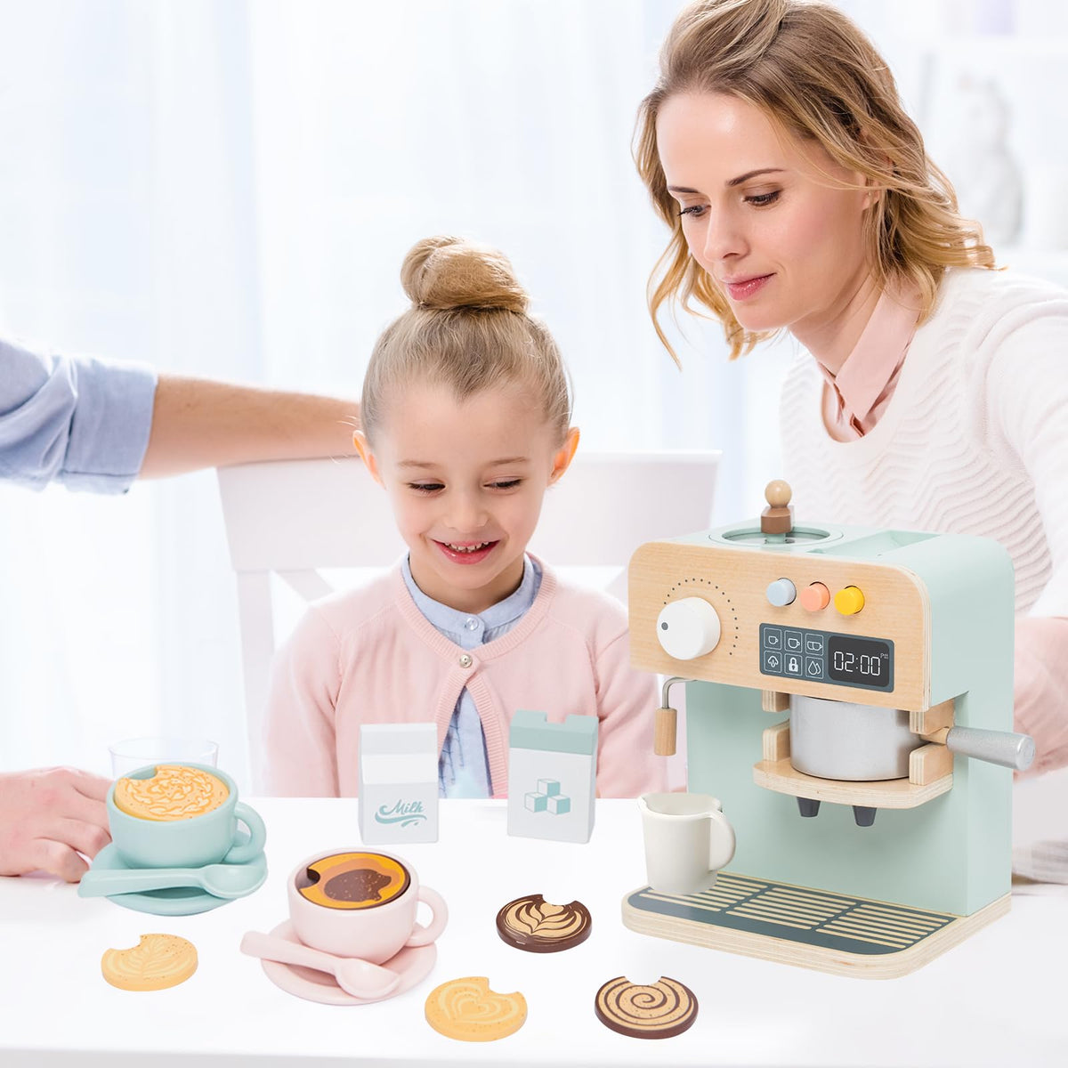 JugueteLand playset in hands shows kids exploring kitchen imagination.