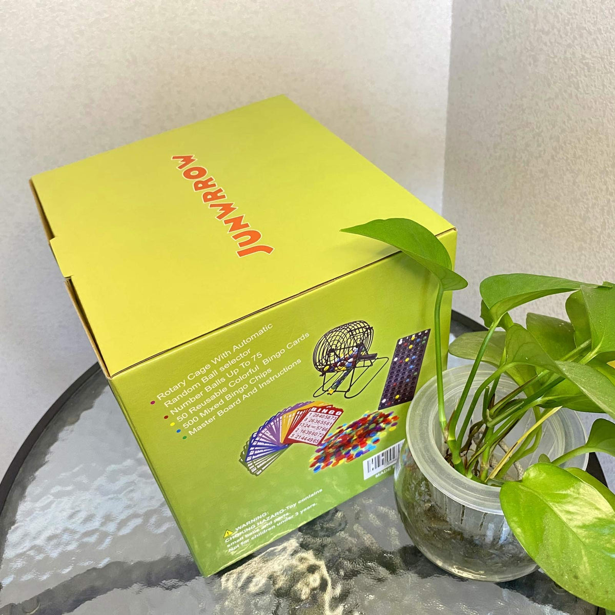 Color box packaging from JUNWRROW makes a ready-to-gift bingo set.