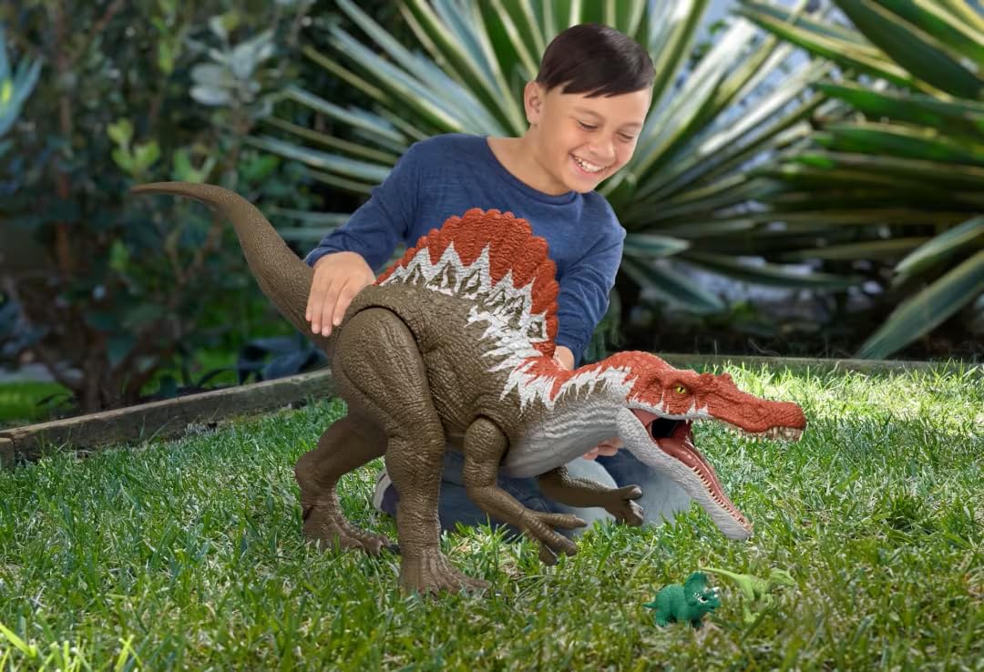 Jurassic World Spinosaurus stomach-access feature for retrieving prey during play