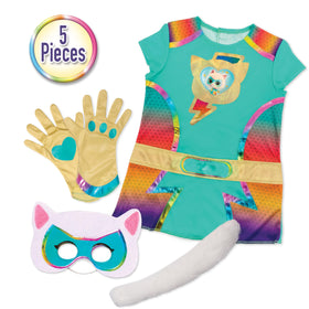 Turquoise gloves add authentic hero flair during play