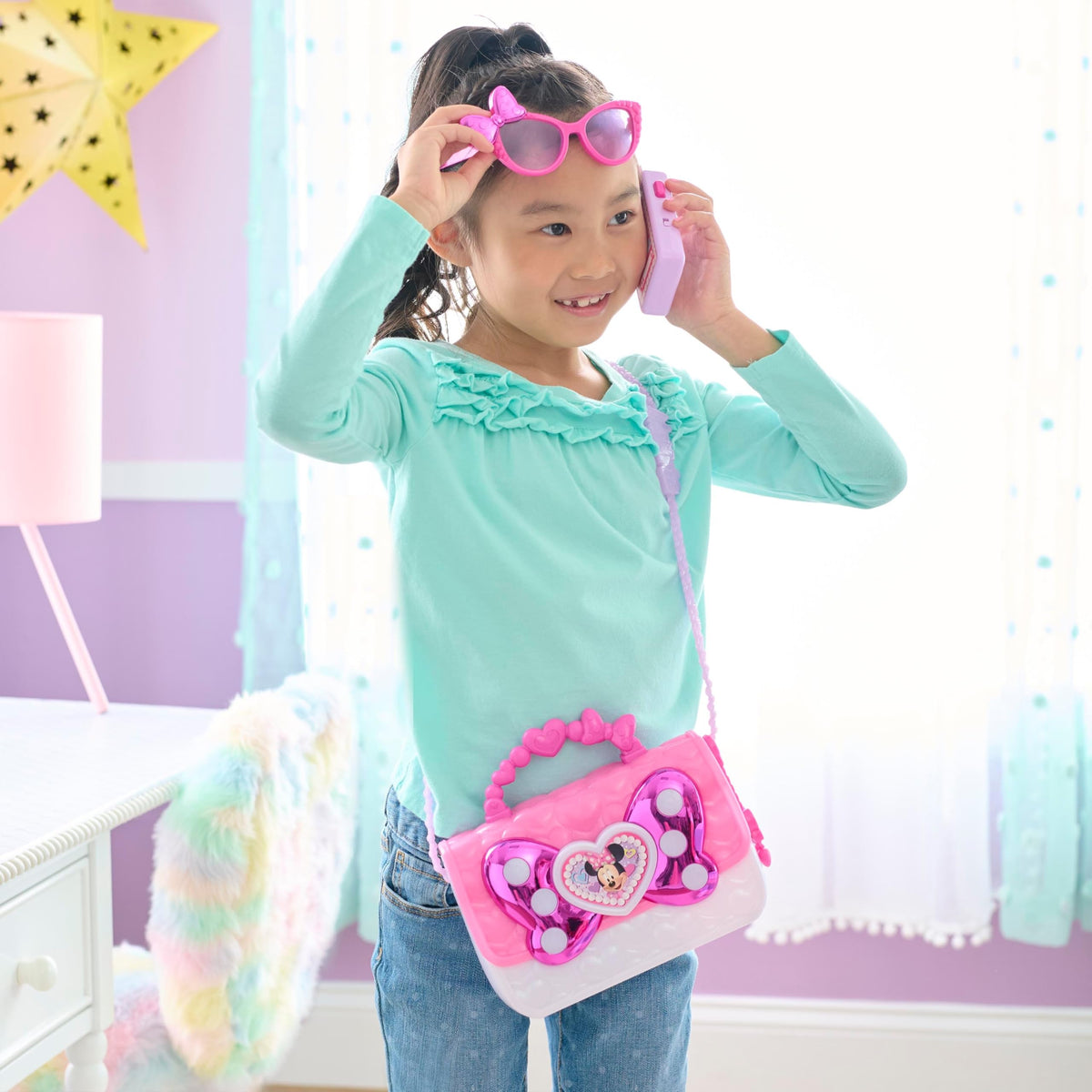 Just Play Disney Minnie Bowfabulous bag pretend credit card invites role-play scenarios