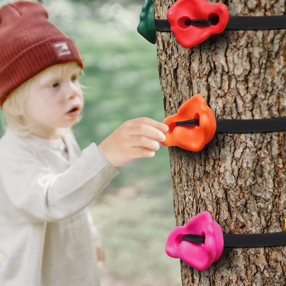 Just.smile travel bag keeps the climbing set organized for easy outdoor trips.