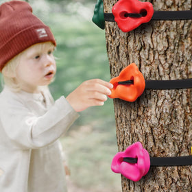 Just.smile travel bag keeps the climbing set organized for easy outdoor trips.