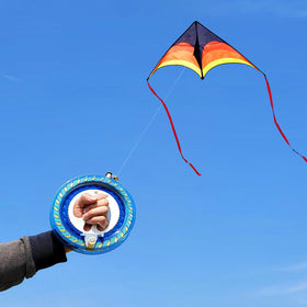 Kaiciuss kite reel 7-1inch winder demonstrates smooth take-up and safe operation.
