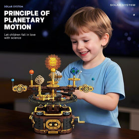 Kececo spinning solar system Jupiter showcases bands and massive scale.