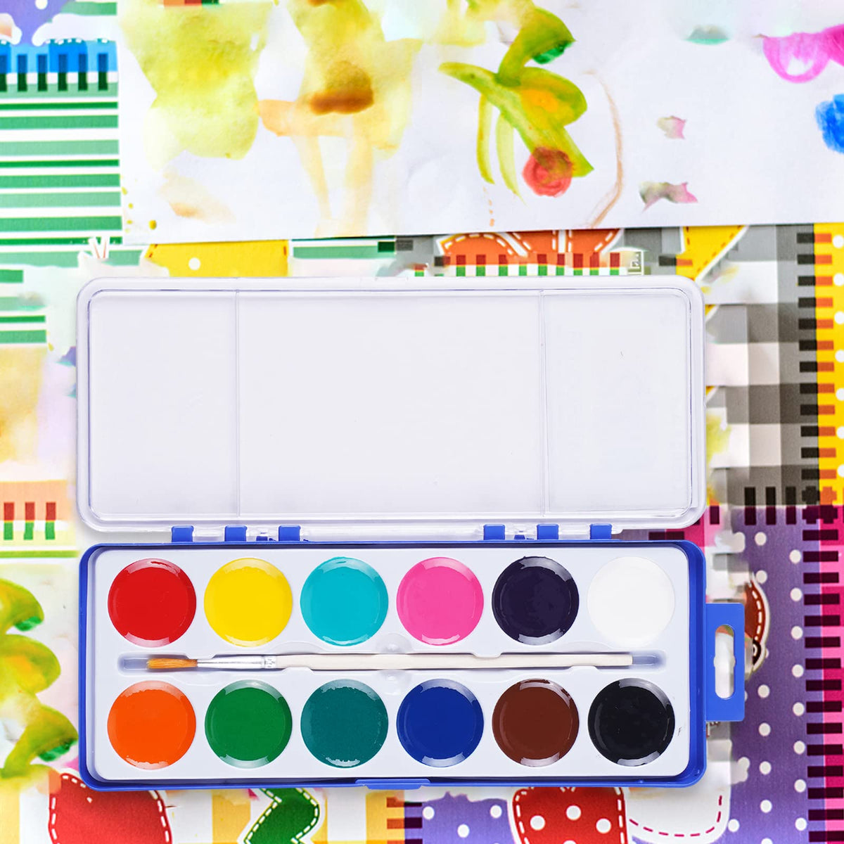 Keebor kids painting session with vibrant, washable paints.