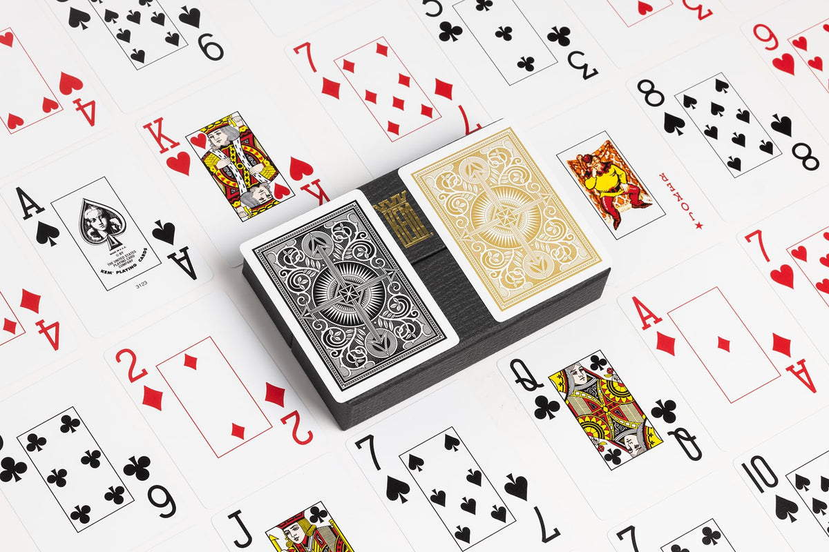 Black and gold KEM Arrow design adds sophistication to game nights like poker or bridge.