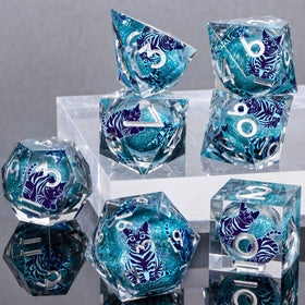 KERWELLSI cat liquid core dice closeup, crystal clarity enhances readability.