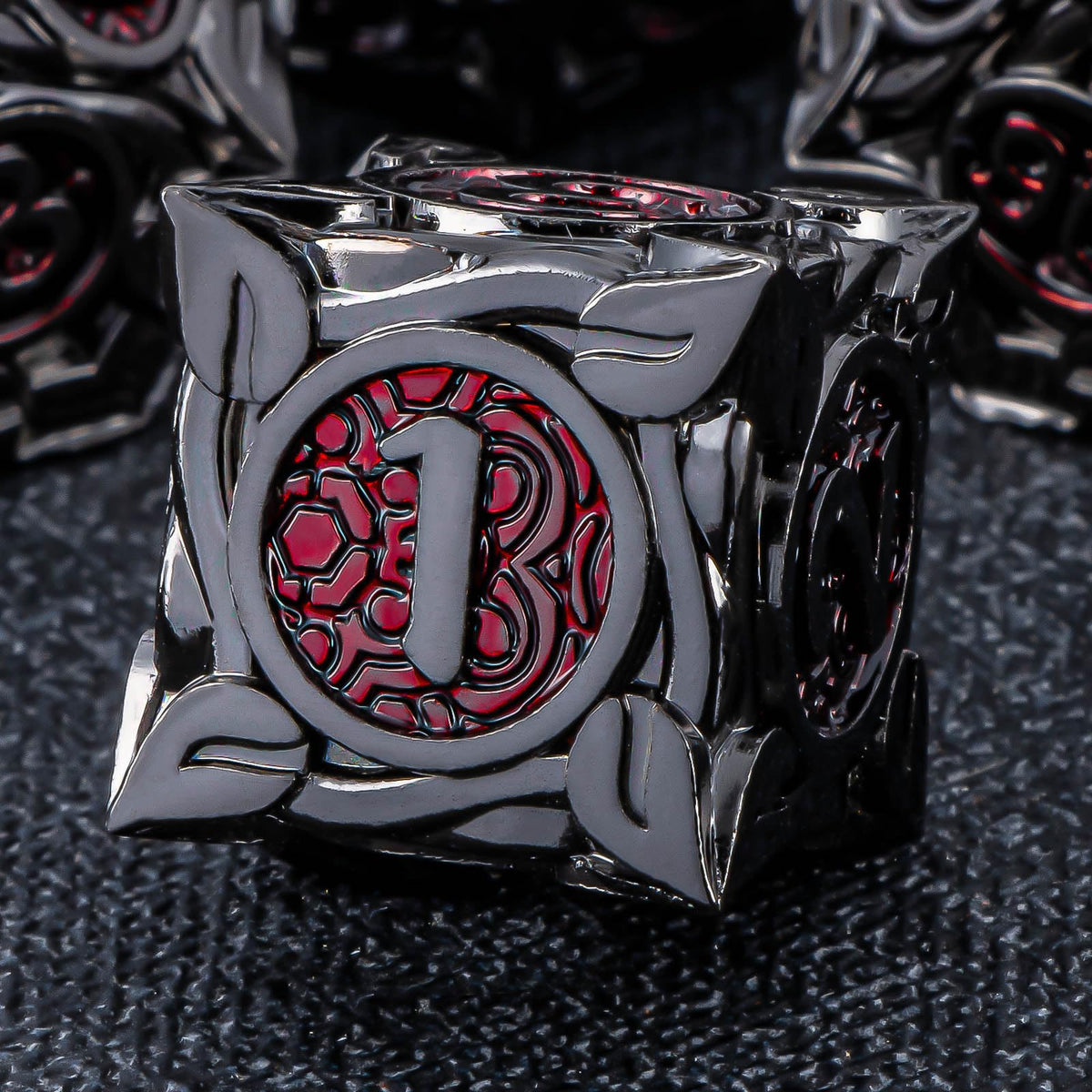 KERWELLSI DND dice D4 diamond design close-up highlights craftsmanship.