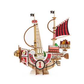 Close-up of wood grain finish on the Thousand Sunny.