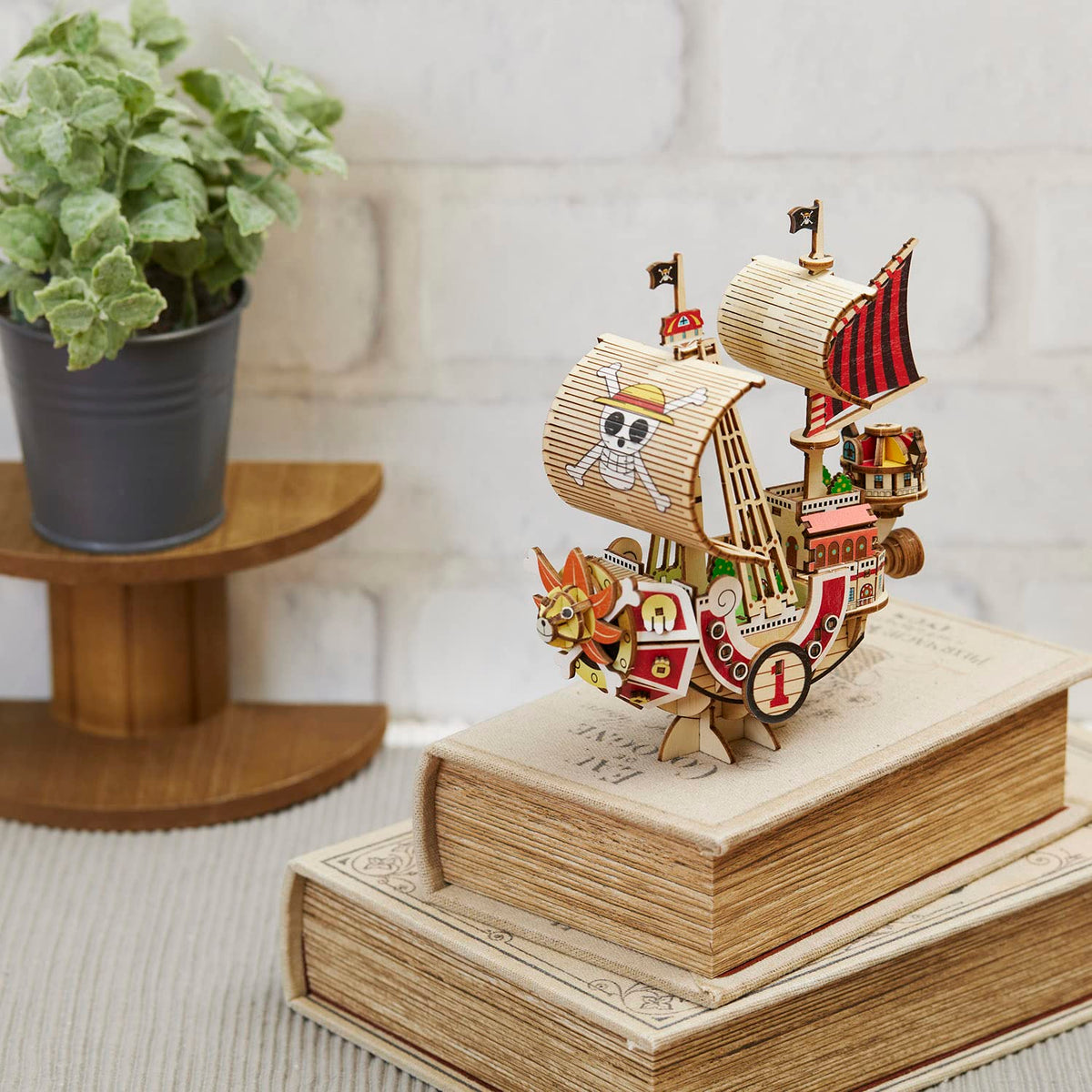 Ki-gu-mi miniature wooden ship kit for display and collection.