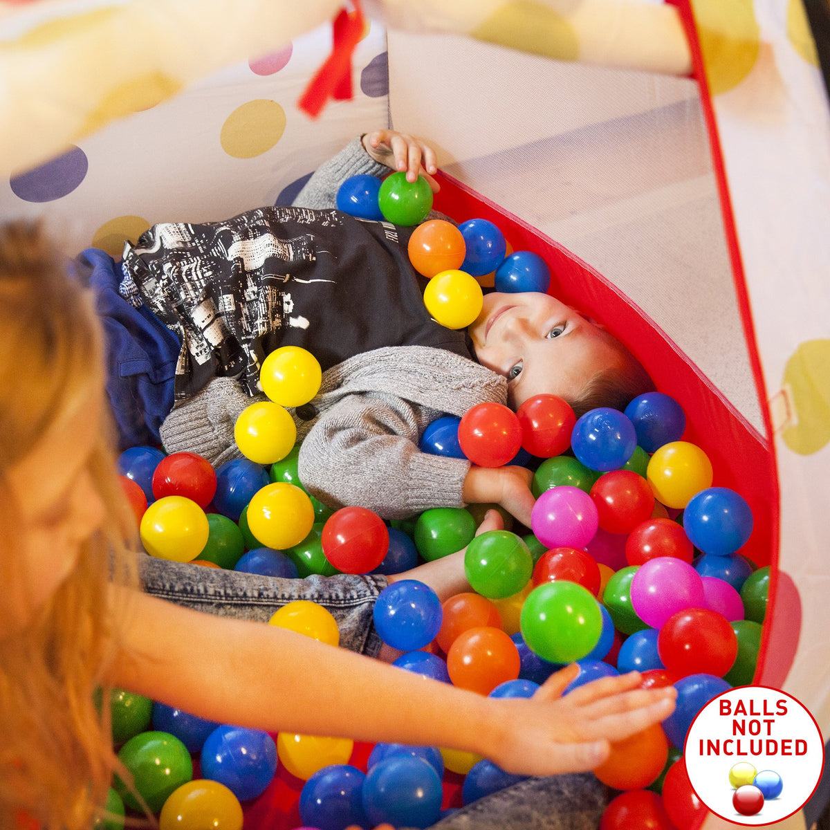Kiddey Ball Pit open top design facilitates easy ball filling and cleanup.