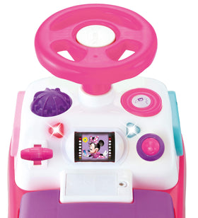 Ignition key and gear shift boost fine-motor skills through pretend car play.