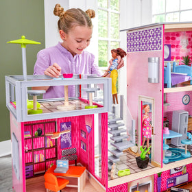 KidKraft Uptown Dollhouse pool area invites water play and social storytelling.