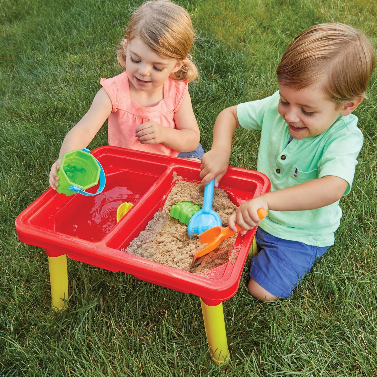 Kidoozie Sand 'n Splash table simplifies cleanup and storage.