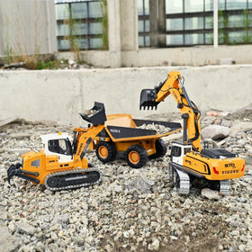 KidsFaves Pro-Grade RC Excavator portable-carry-case makes travel and storage easy.