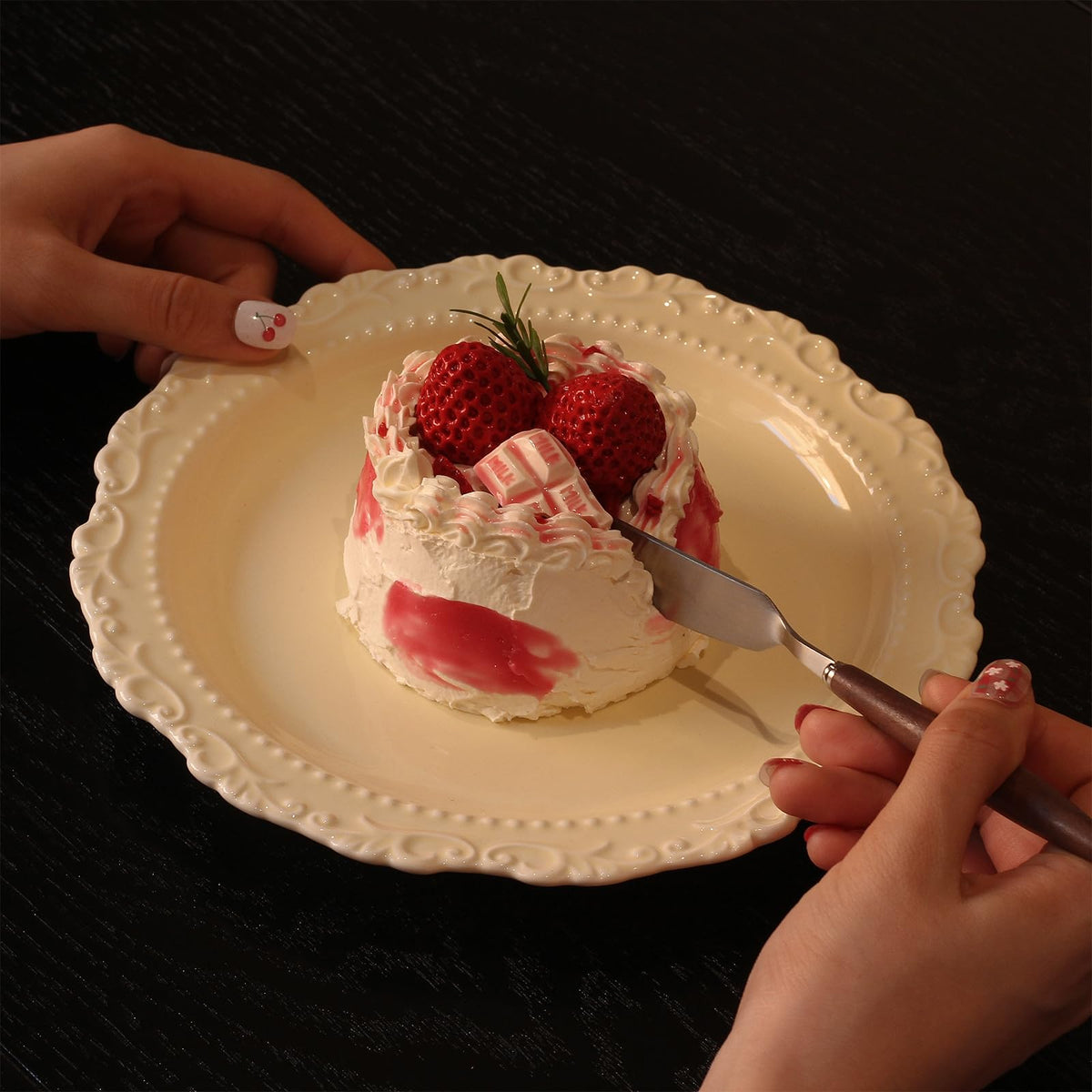 KILOSTEP real cake look captivates friends and desk aesthetics during work breaks