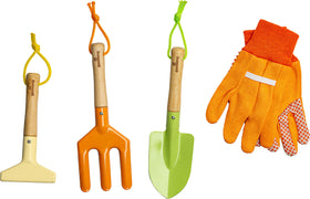 Kinderific Gardening Set spade for comfortable digging and discovery outside.