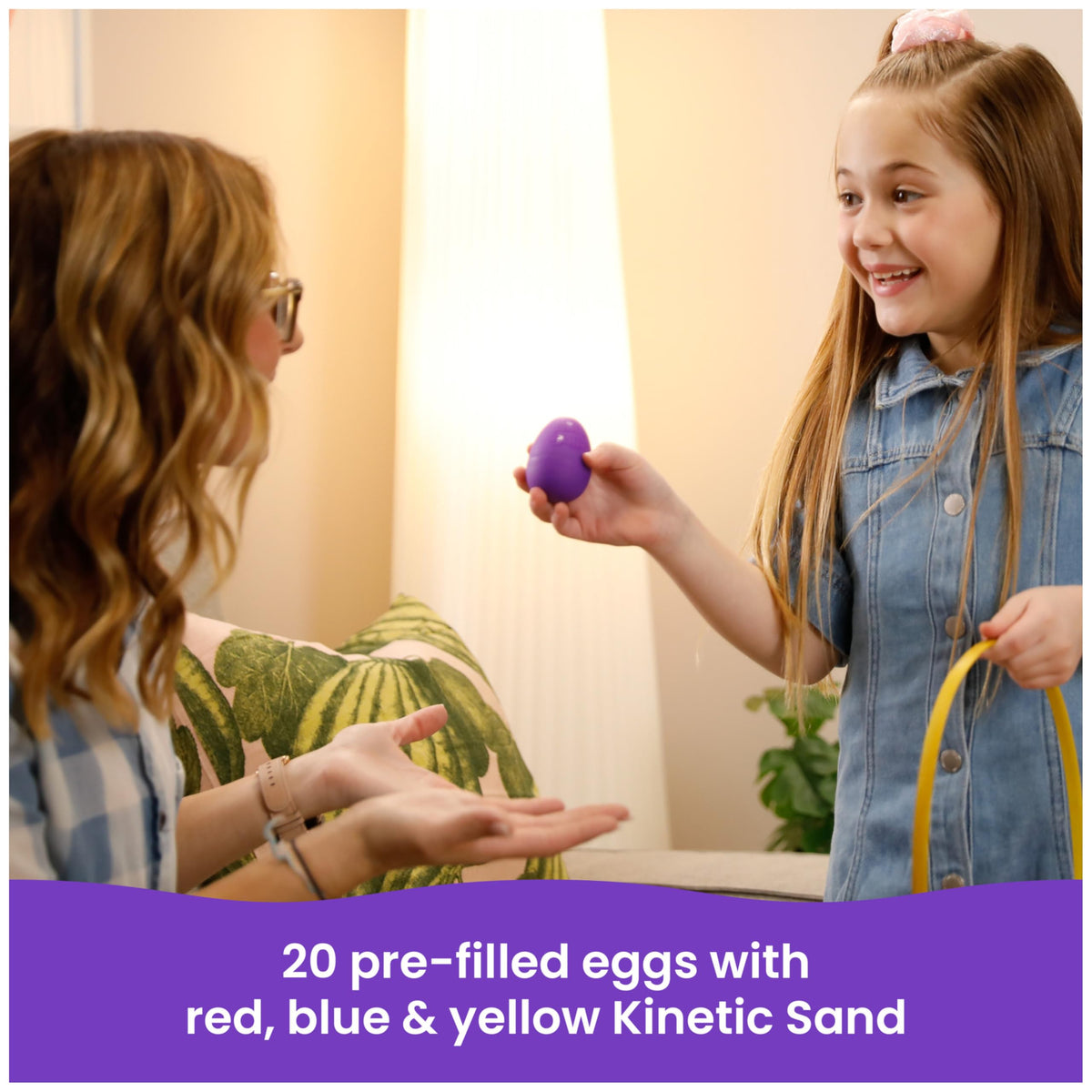 Kinetic Sand flow texture closeup emphasizes satisfying flow and tactile feedback