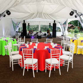 Kinlop disposable waterproof round tablecloth simplifies post-event cleanup.