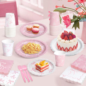 Kinovo disposable dinnerware makes service and cleanup simple