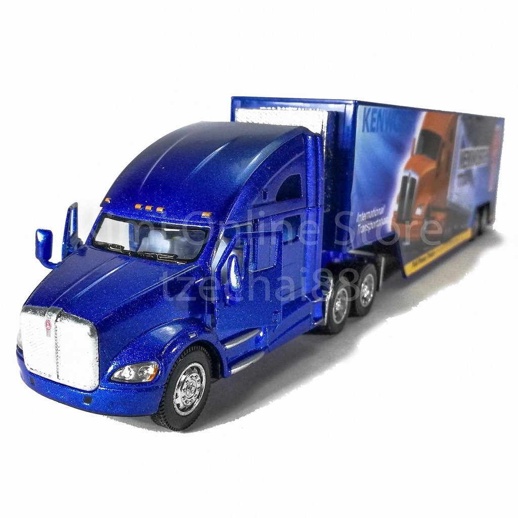 KiNSMART Kenworth T700 blue die cast 1:68 model for collectors and display.