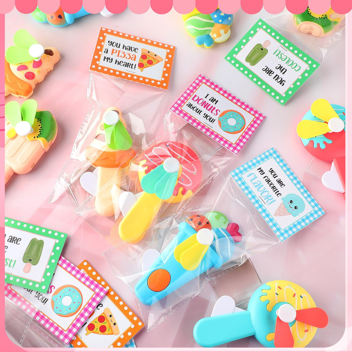 Kittmip 24-pack gift set with fans and cards ready for gifting