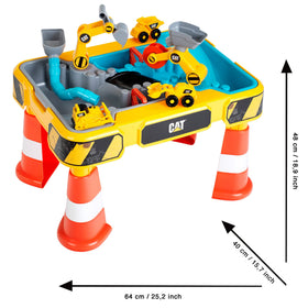 Klein CAT bridge and tipper invite kids to create landscapes and teamwork.