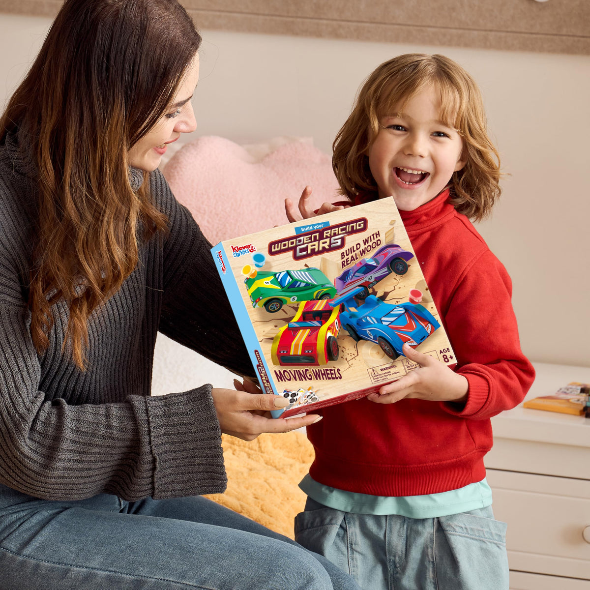Klever Kits box and parts: a tidy kit that travels well to parties.