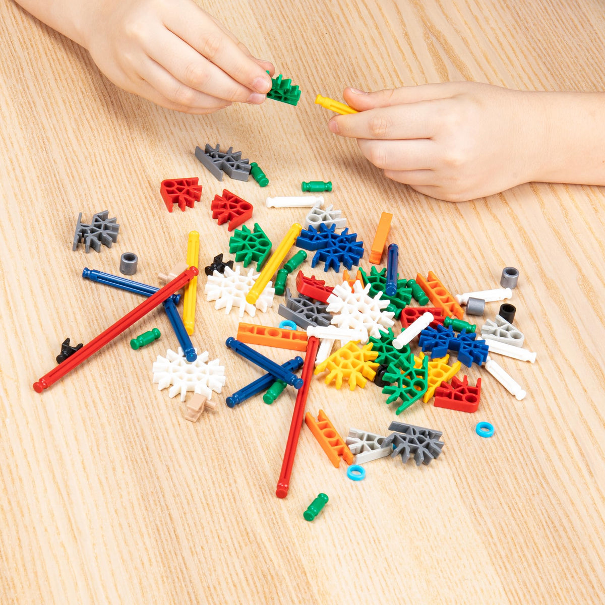 Basic Fun KNEX 80 Model Deluxe Set hot air balloon model fuels imaginative play.
