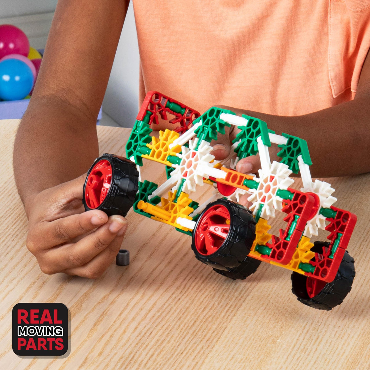 K'NEX barbell rods and flat panels support easy 3D builds.