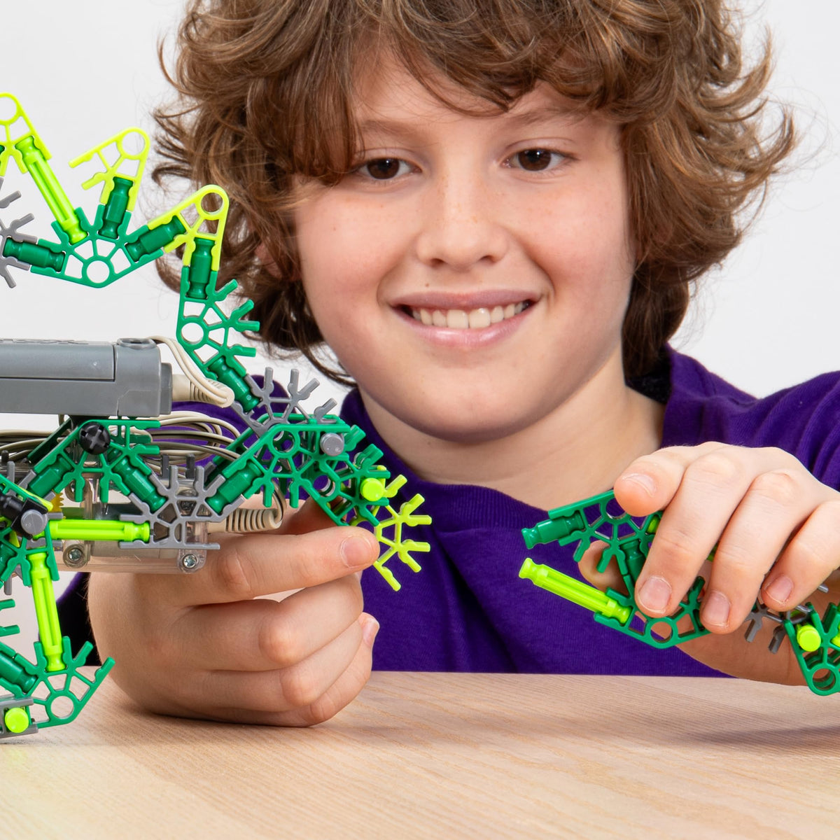 K'NEX Dynamic Dinos Stegosaurus motor for dynamic tail and head action.
