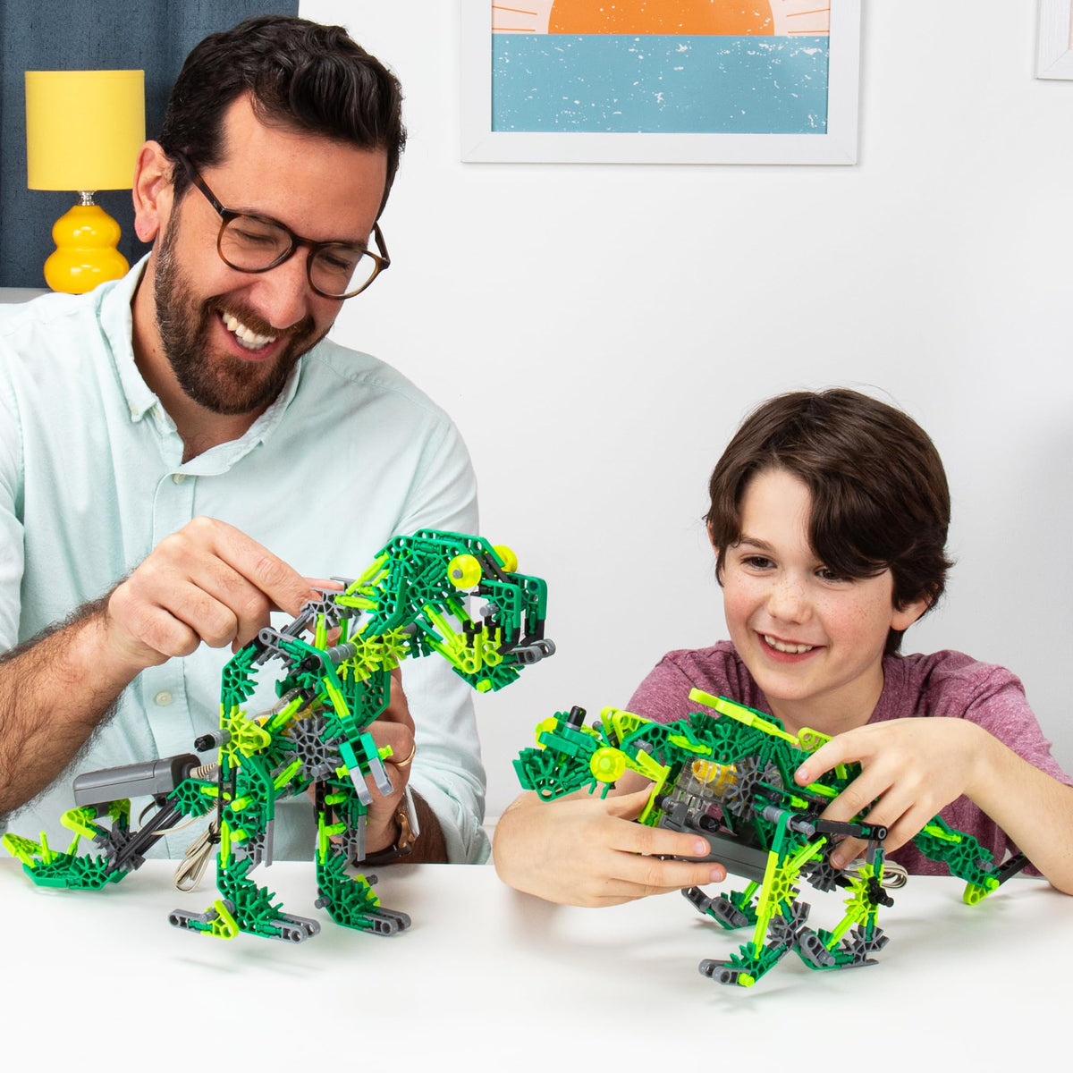 K'NEX Dynamic Dinos Velociraptor action fuels fast engaging play and creativity.