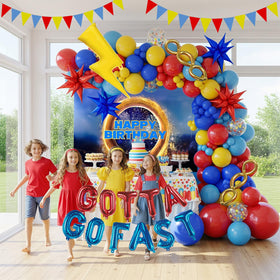 Kozee glitter-clear balloons add sparkle to balloon garland