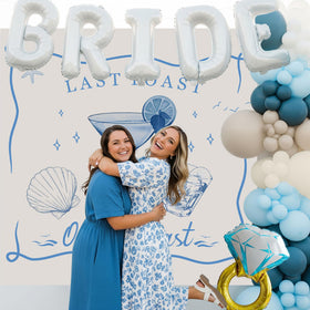 Kozee Diamond Ring balloon adds a playful sparkling focal point for photos.