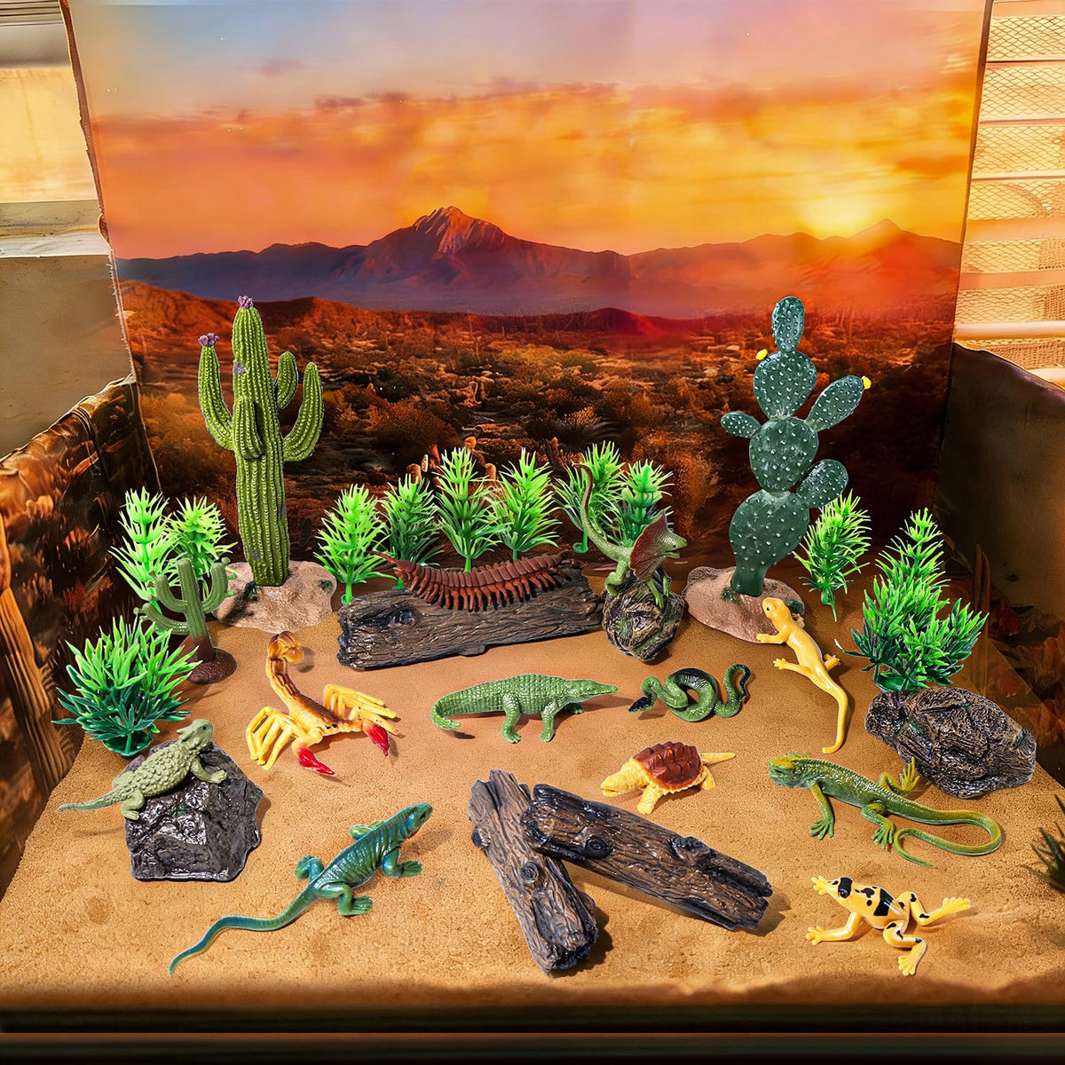 Kukifun desert reptile snake figure enhances storytelling and creative exploration.