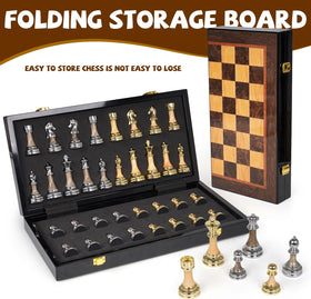 Kvintes felt-bottomed pieces protect surfaces during intense matches.