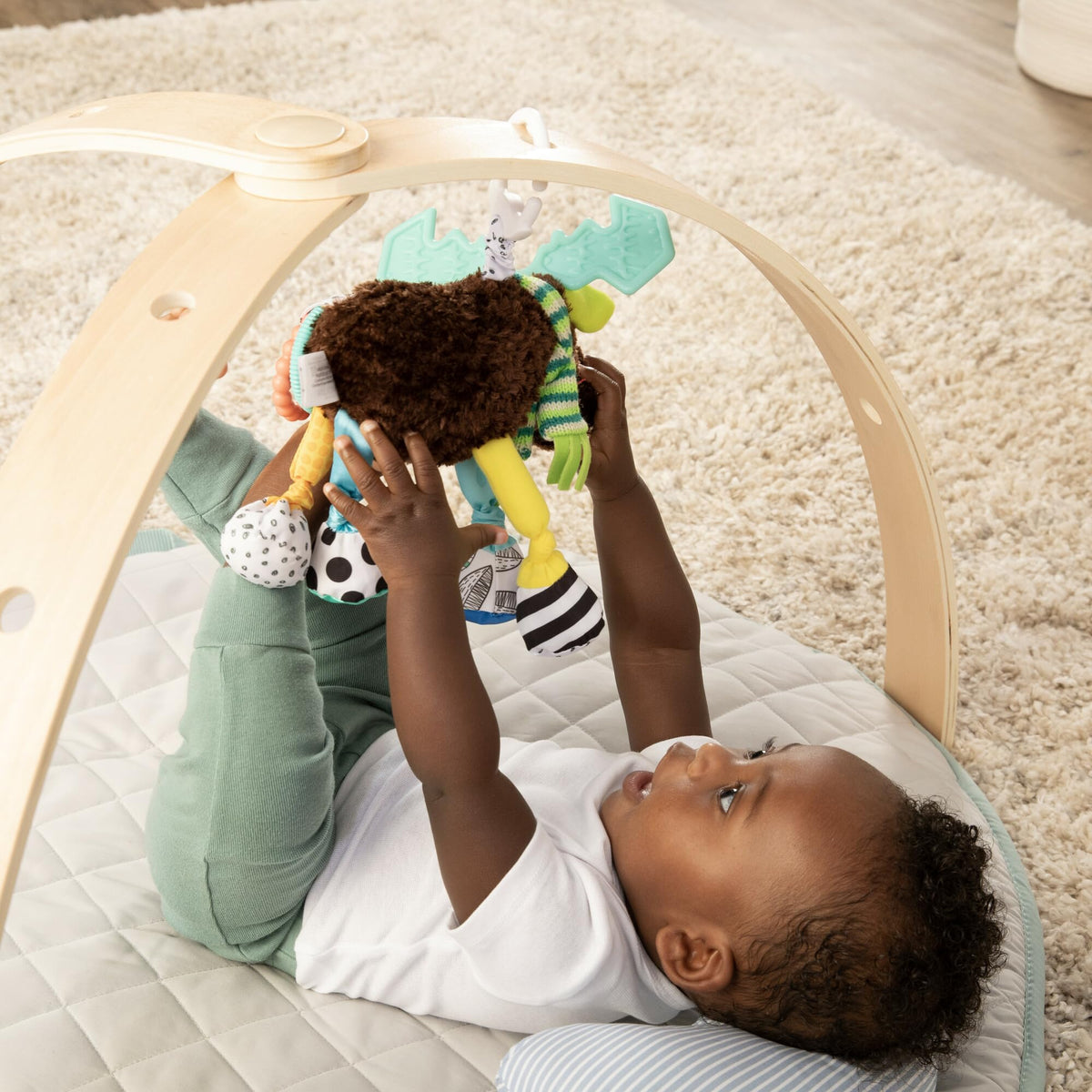 Lamaze Mortimer Moose crinkle feet stimulate tactile curiosity and sound