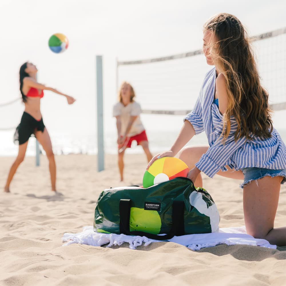 Lamnhin leak-resistant beach ball designed to hold air