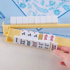 LaRandom family-friendly game night accessory supports organized mahjong play