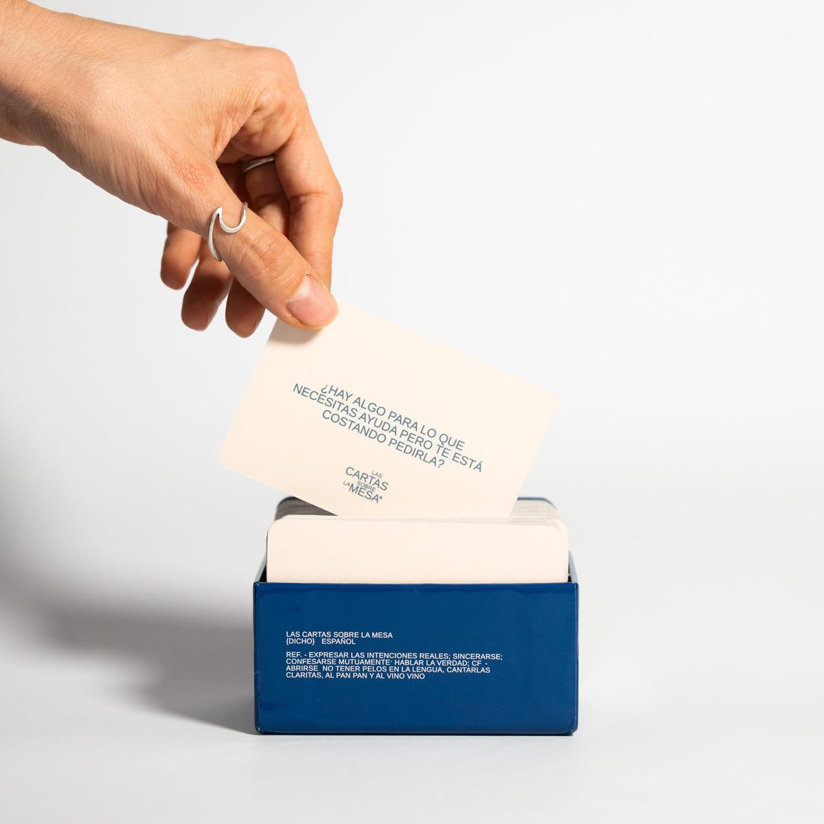 LAS CARTAS SOBRE LA MESA Spanish Edition compact box travels well for trips