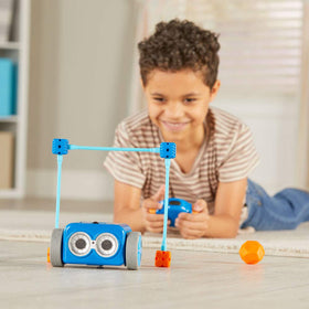 Botley 2.0 in train mode demonstrates sequencing steps.