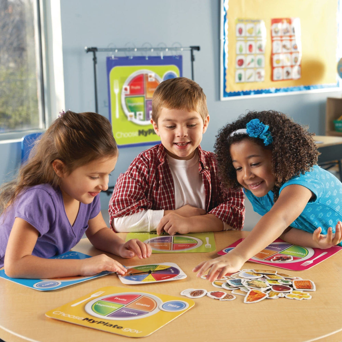 Learning Resources Healthy Helpings food cards real-life photos aid recognition of everyday foods.