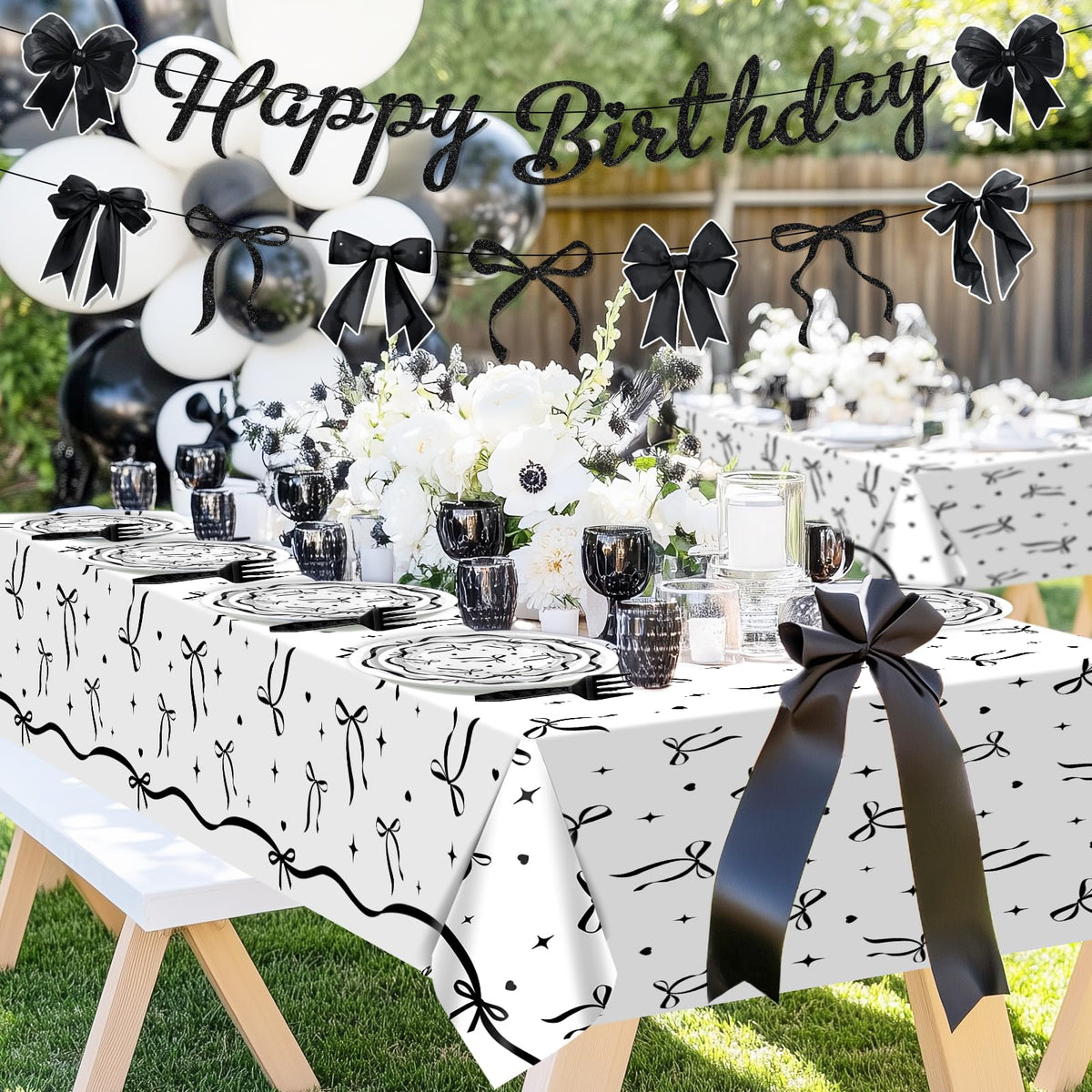 Lecheme Black Bow dining-area setup inspires picture-perfect tables.