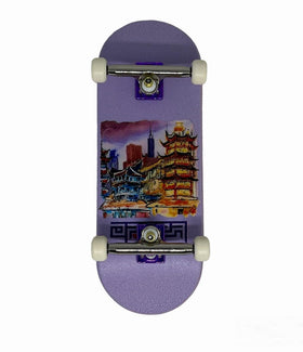 LEEFAI Pro 65D urethane wheels provide smooth ride.